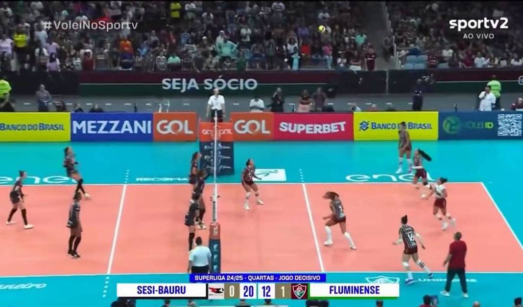 Ünlü voleybolcuyu görenler şaştı kaldı: 5 aylık hamileyken maça çıktı! 1